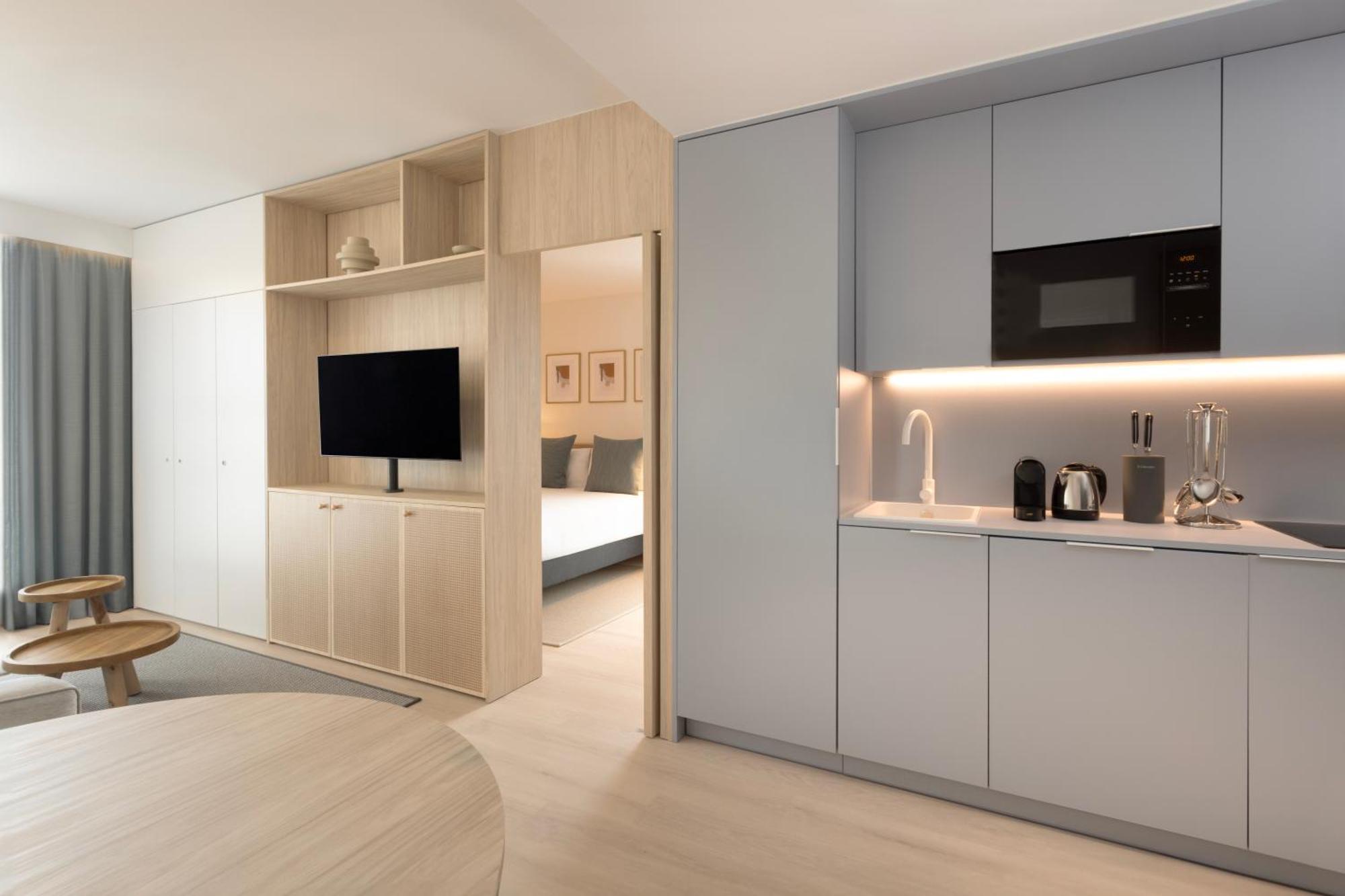 Staybridge & By Ihg Hotel